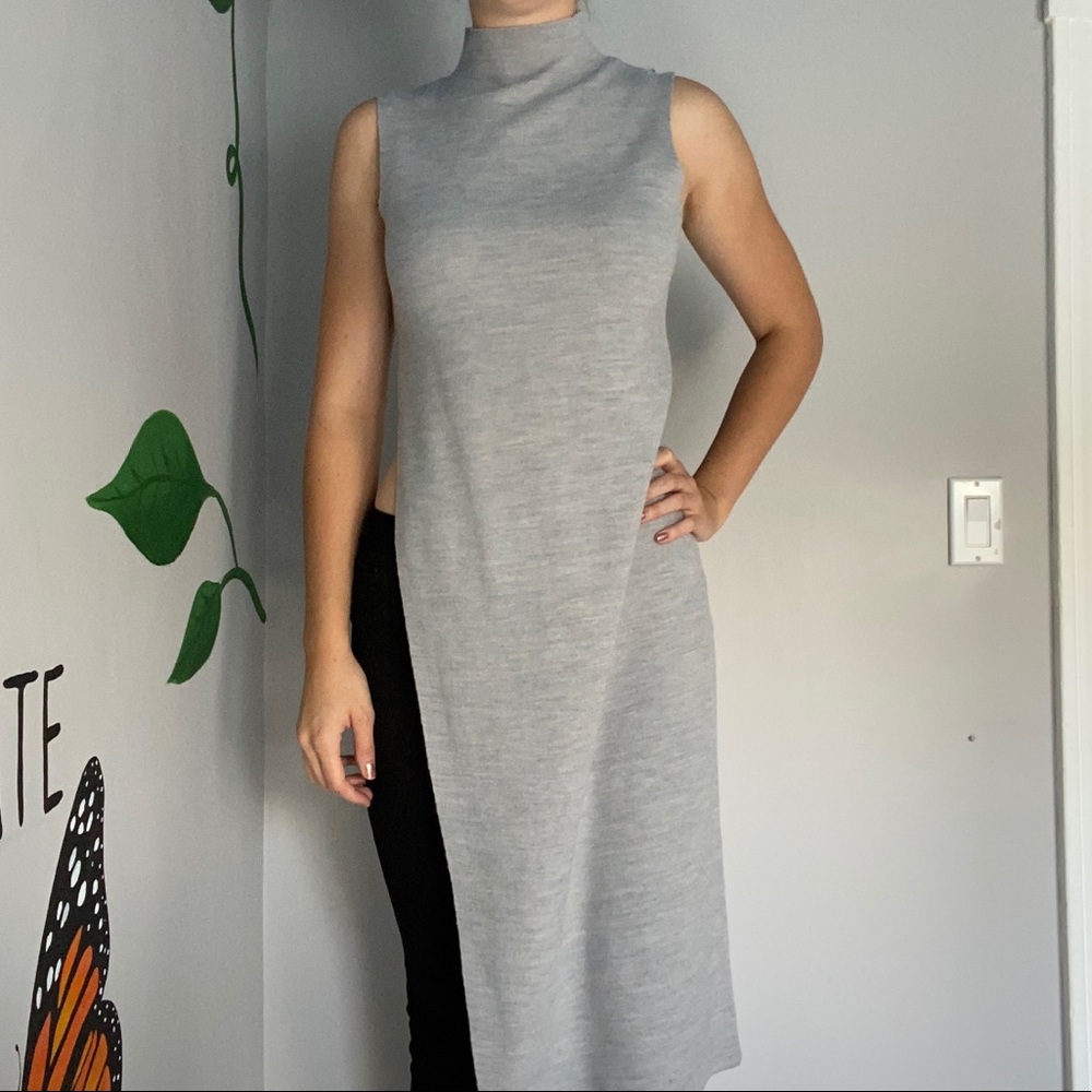 Max Studio turtleneck sleeveless long top slit